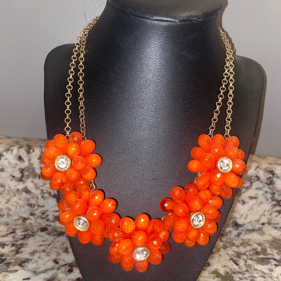 Orange / red flower statement necklace - Picture 2 of 4